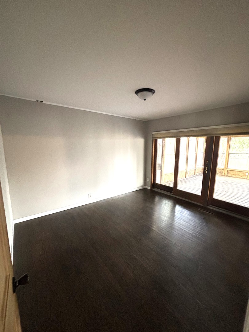 118 Hazard Road Carpentersville, IL 60110 - Photo 9 of 11