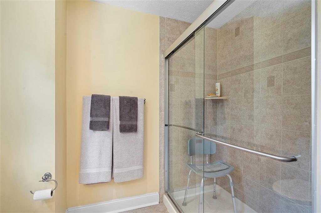 533 Woodland Road Pittsburgh, PA 15237 - Photo 25 of 43 a bathroom with a shower