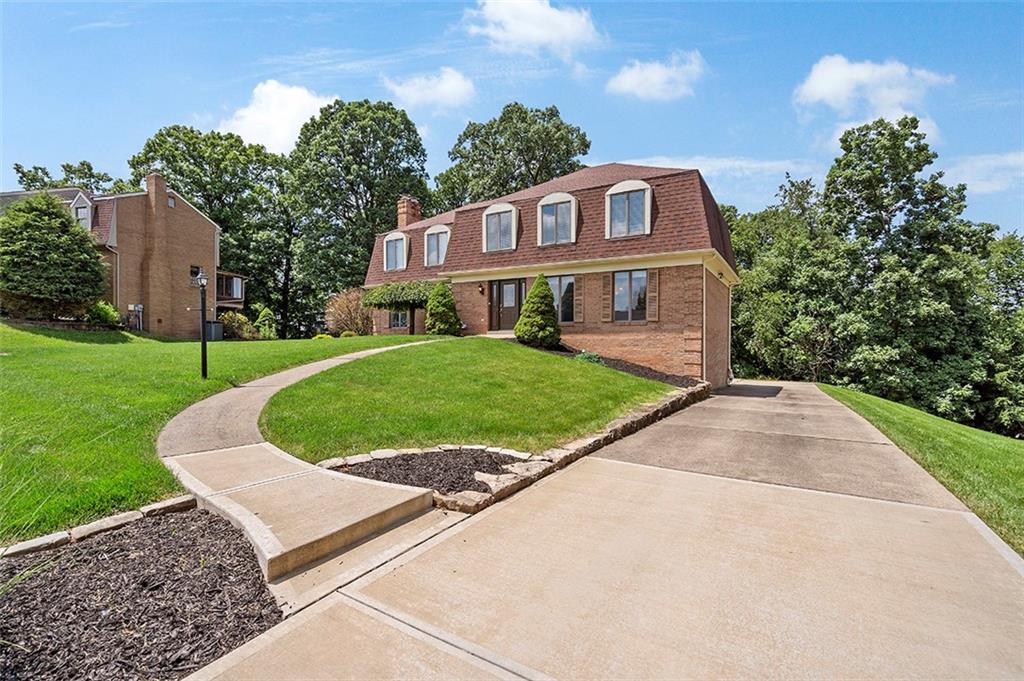 533 Woodland Road Pittsburgh, PA 15237 - Photo 3 of 43 front view of a house with a yard