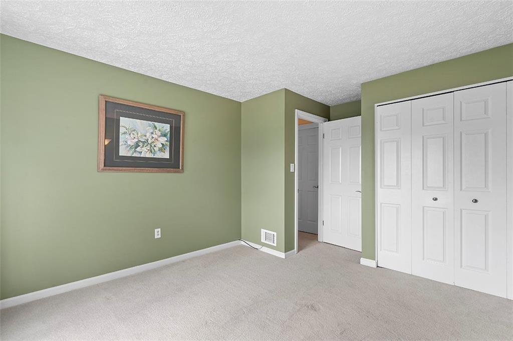 533 Woodland Road Pittsburgh, PA 15237 - Photo 32 of 43 a view of an empty room