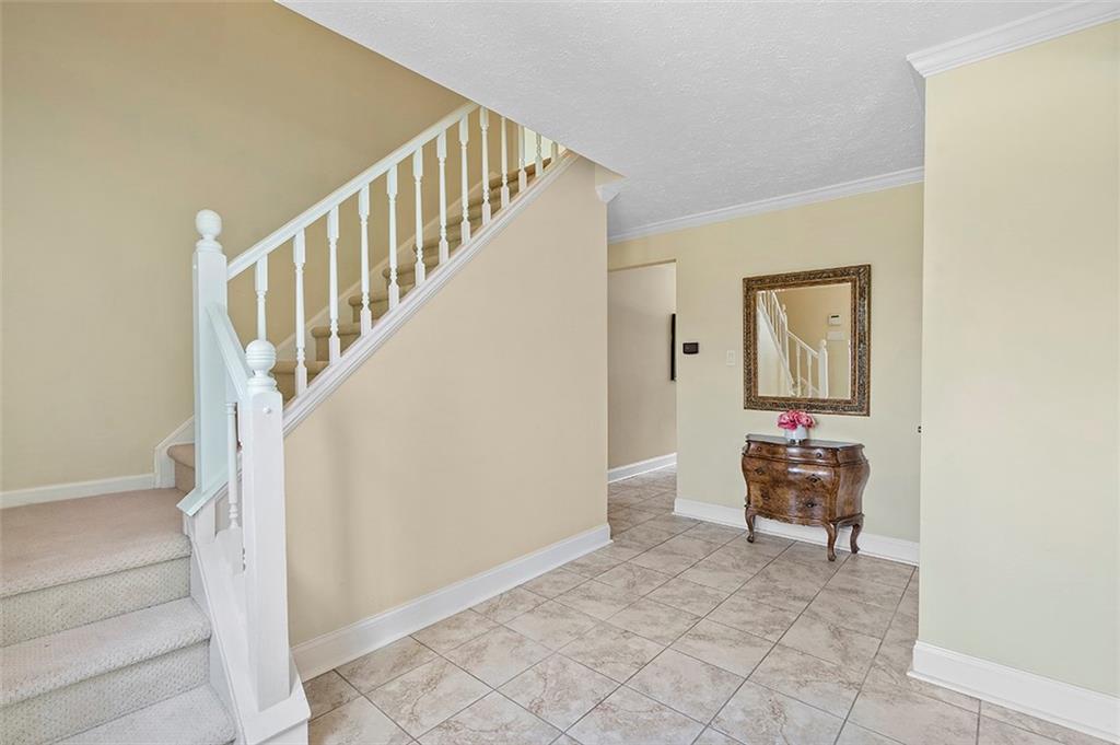 533 Woodland Road Pittsburgh, PA 15237 - Photo 4 of 43 a view of entryway and hall with a front door