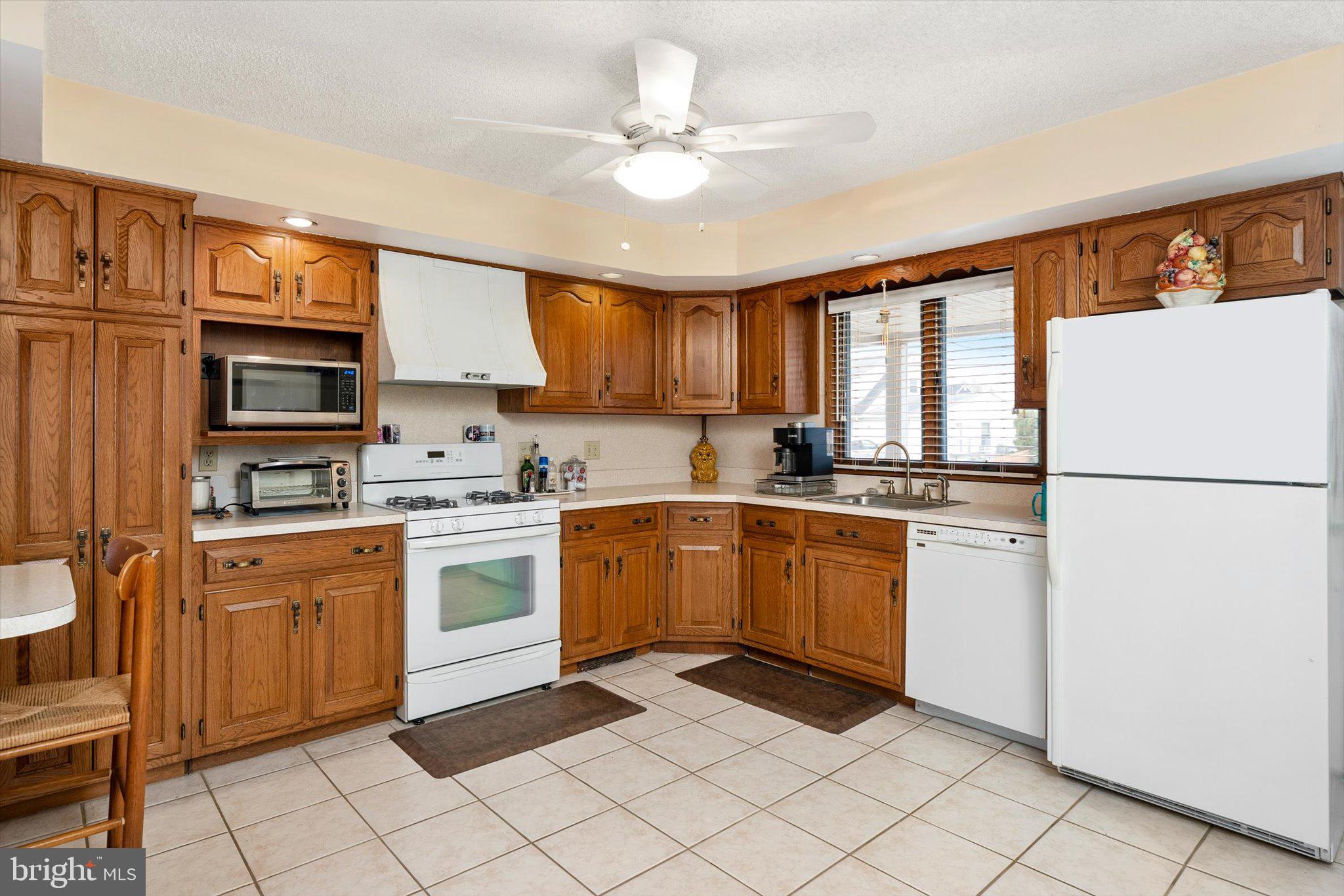 24 Cumberland Road Hamilton, NJ 08690 - Photo 5 of 29 Pleasent Kitchen