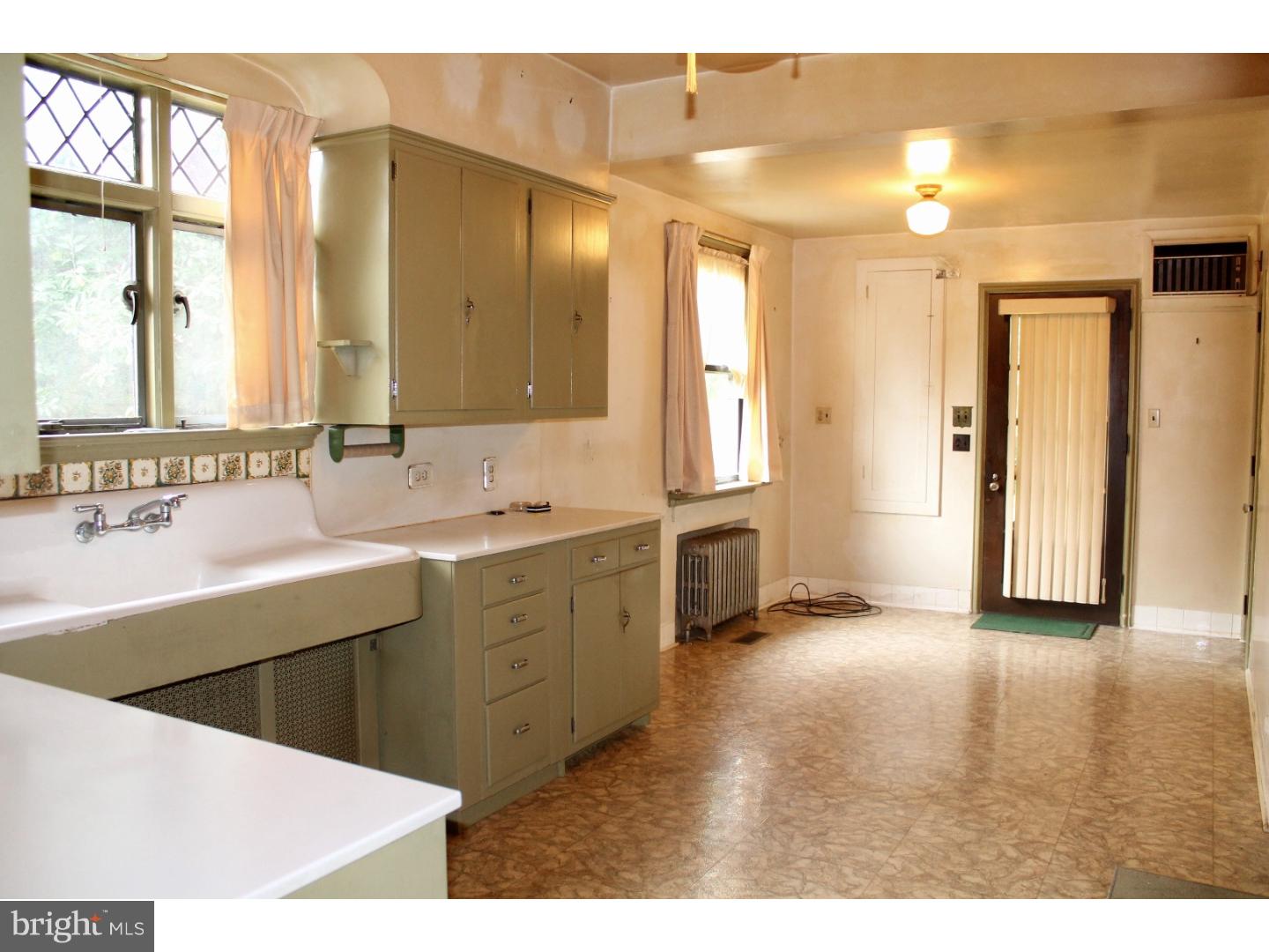417 Devon Terrace Reading, PA 19607 - Photo 8 of 25 Kitchen