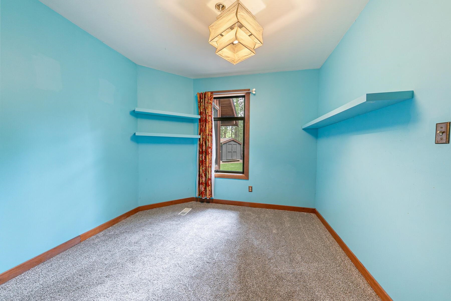 10462 Red Fir Road Truckee, CA 96161 - Photo 15 of 28 Gallery Image 15