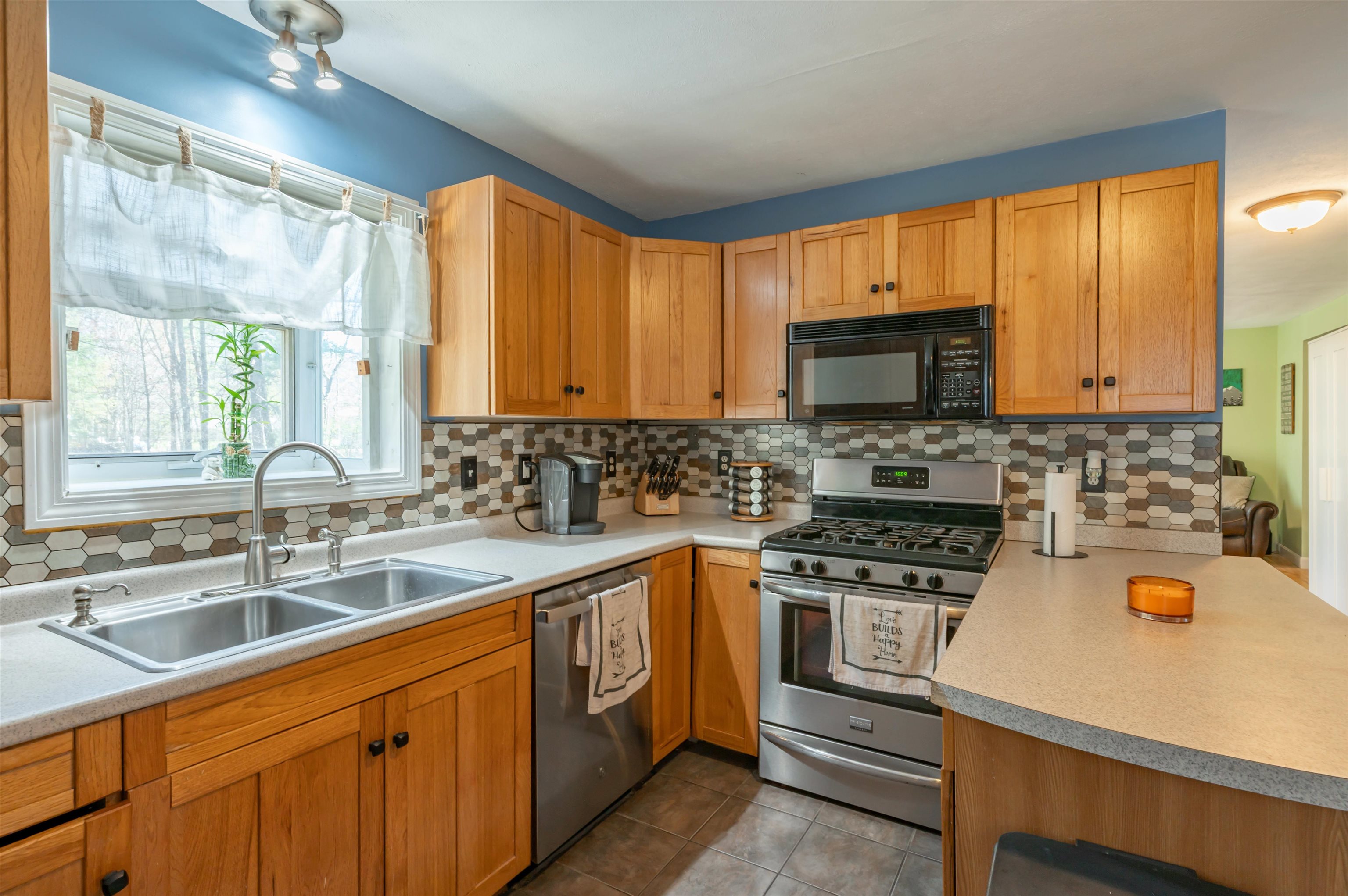 26 Pepperell Road Brookline, NH 03033 - Photo 6 of 38