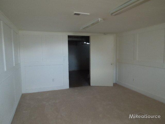 3142 Summers Road Keego Harbor, MI 48320 - Photo 8 of 17 31143467-7.JPG