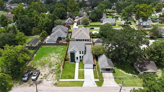 $795,000 | 10526 Phelps Street, River Ridge, LA 70123