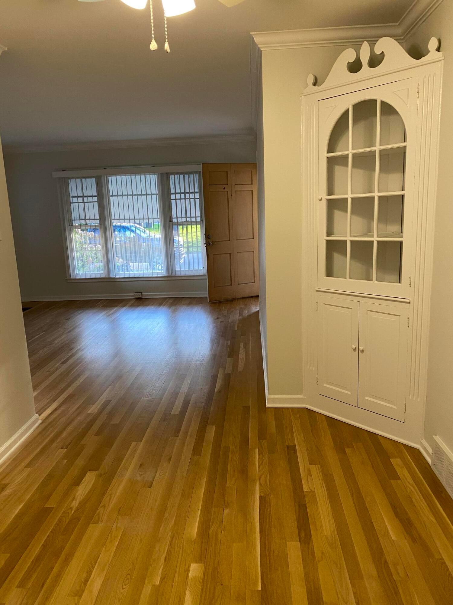 1426 Meadow Road Columbus, OH 43212 - Photo 5 of 17 BAED7118-F1AE-4870-AD6A-D7ED8CDB231DIMG_