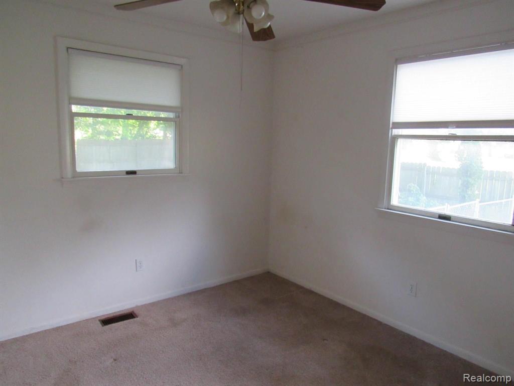 7493 Pinckney Road Pinckney, MI 48169 - Photo 22 of 32