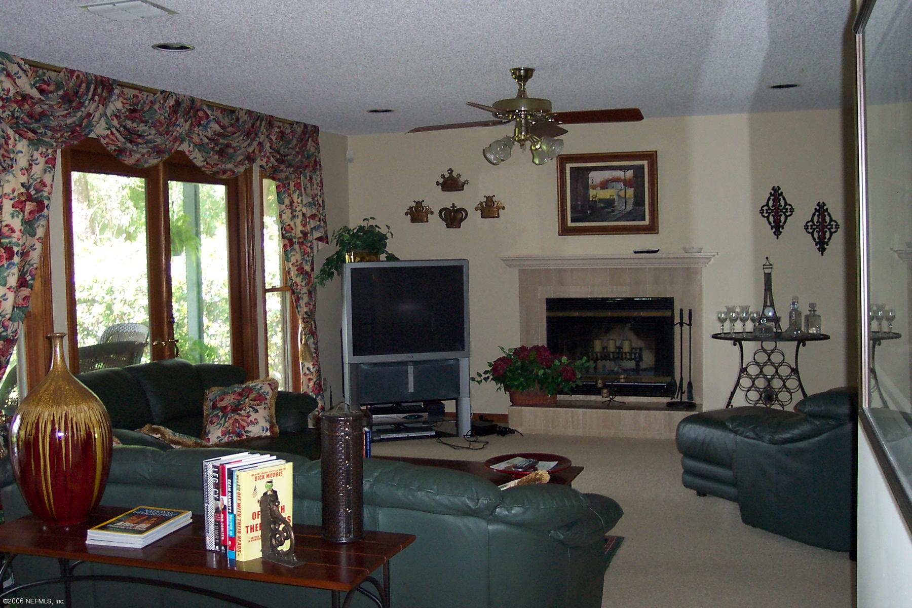 4576 Long Bow Road South Jacksonville, FL 32210 - Photo 9 of 12 Living Room
