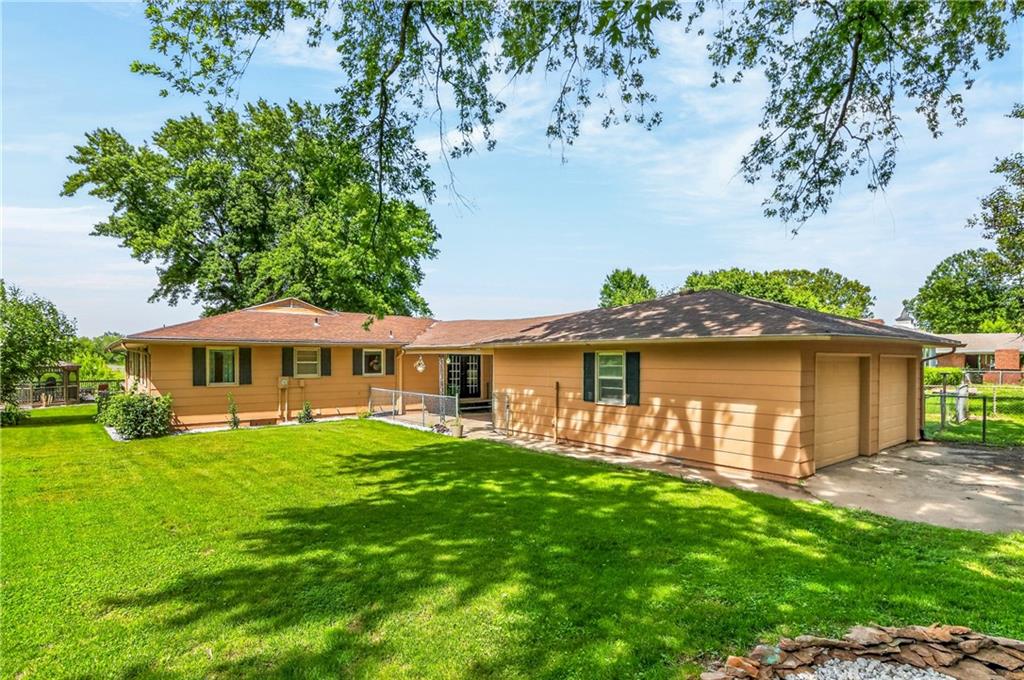 3807 Southwest Christie Ln Road St. Joseph, MO 64504 - Photo 1 of 32