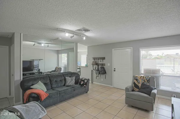 $200,000 | 4820 North 89th Avenue, Unit 104, Phoenix, AZ 85037