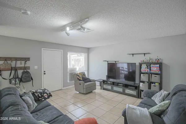 $200,000 | 4820 North 89th Avenue, Unit 104, Phoenix, AZ 85037