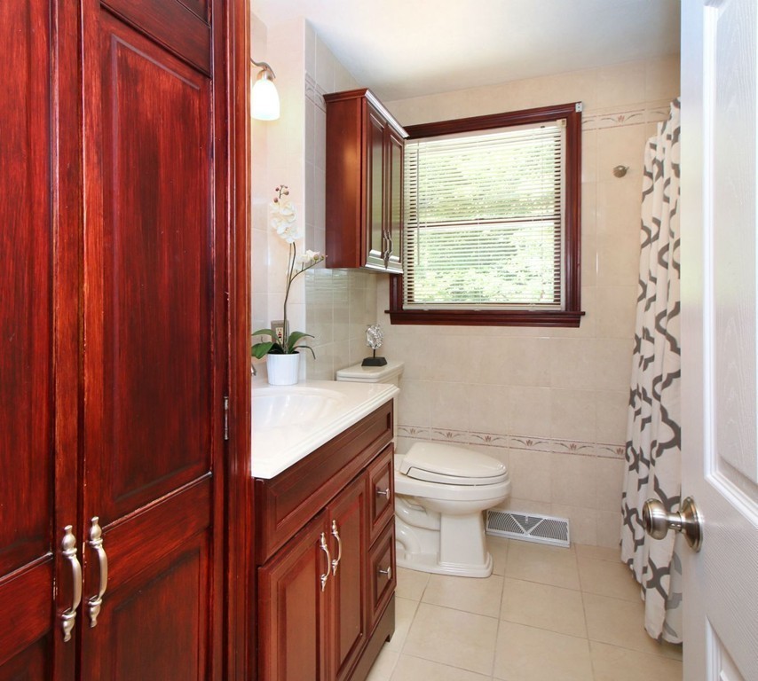 13 William Road Billerica, MA 01821 - Photo 17 of 30 Gallery Image 17