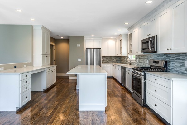 19 Uncas Road, Unit B Gloucester, MA 01930 - Photo 4 of 28 Gallery Image 4