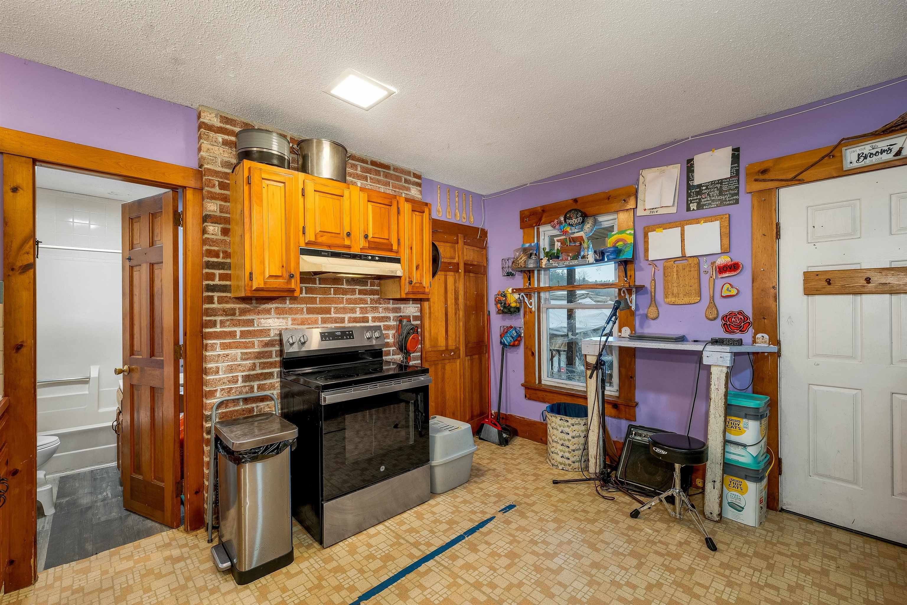 37 Water Street Lebanon, NH 03766 - Photo 21 of 33