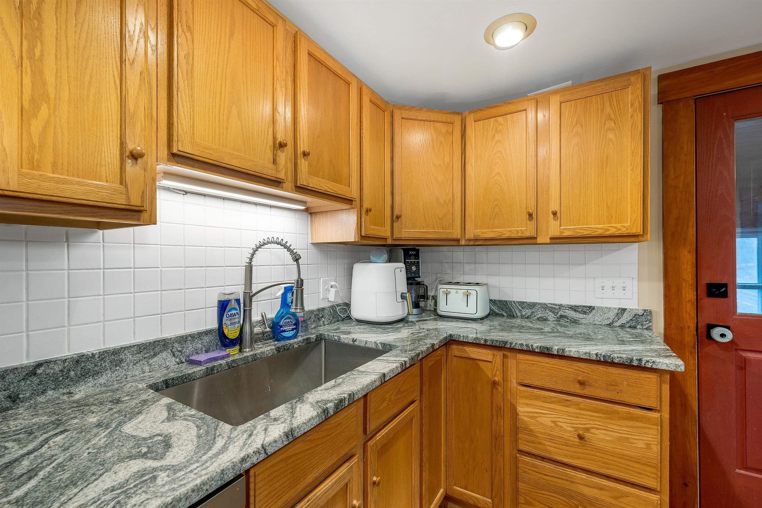 37 Water Street Lebanon, NH 03766 - Photo 7 of 33