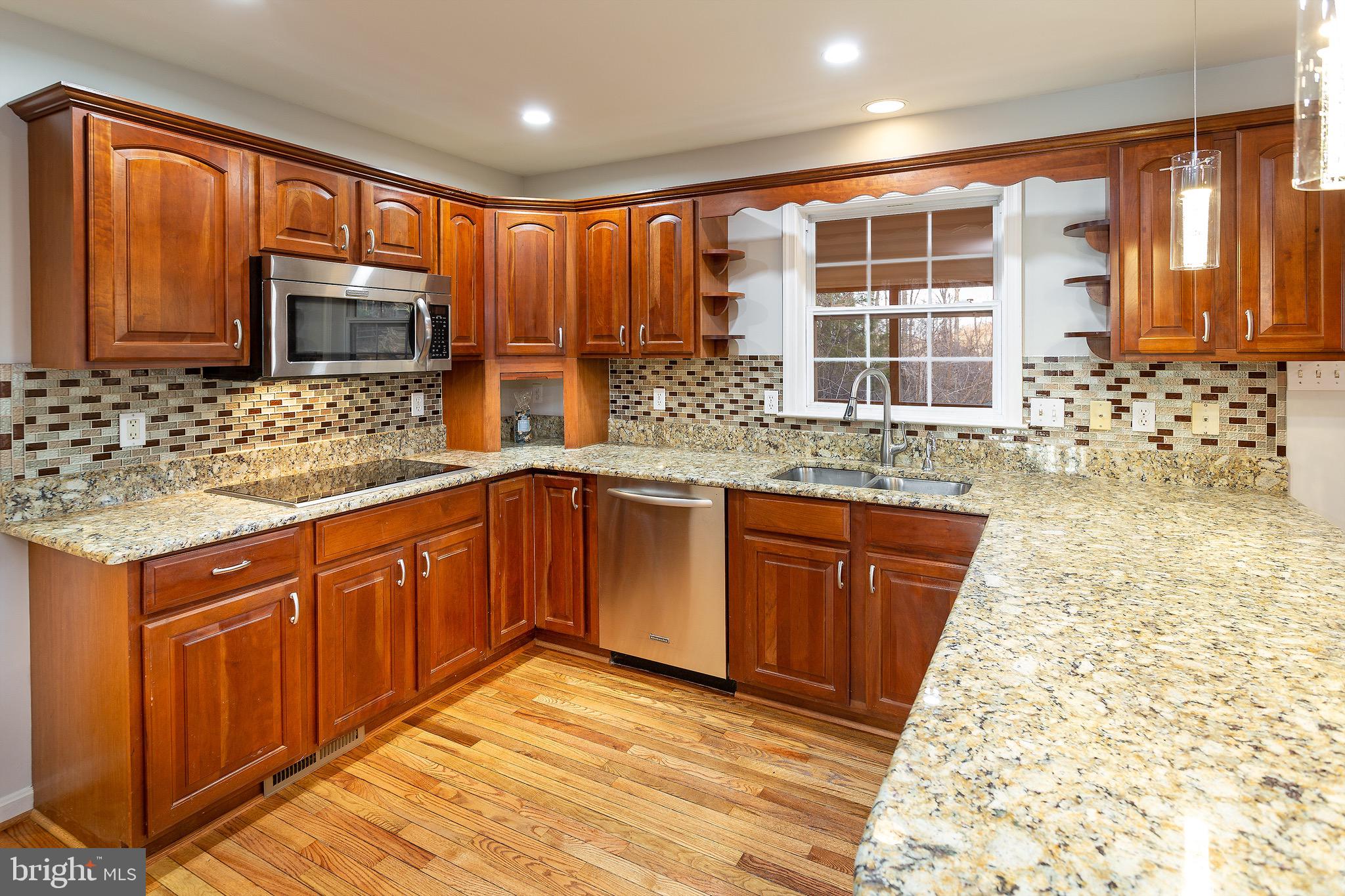 6877 Walnut Heights Drive Warrenton, VA 20186 - Photo 11 of 50