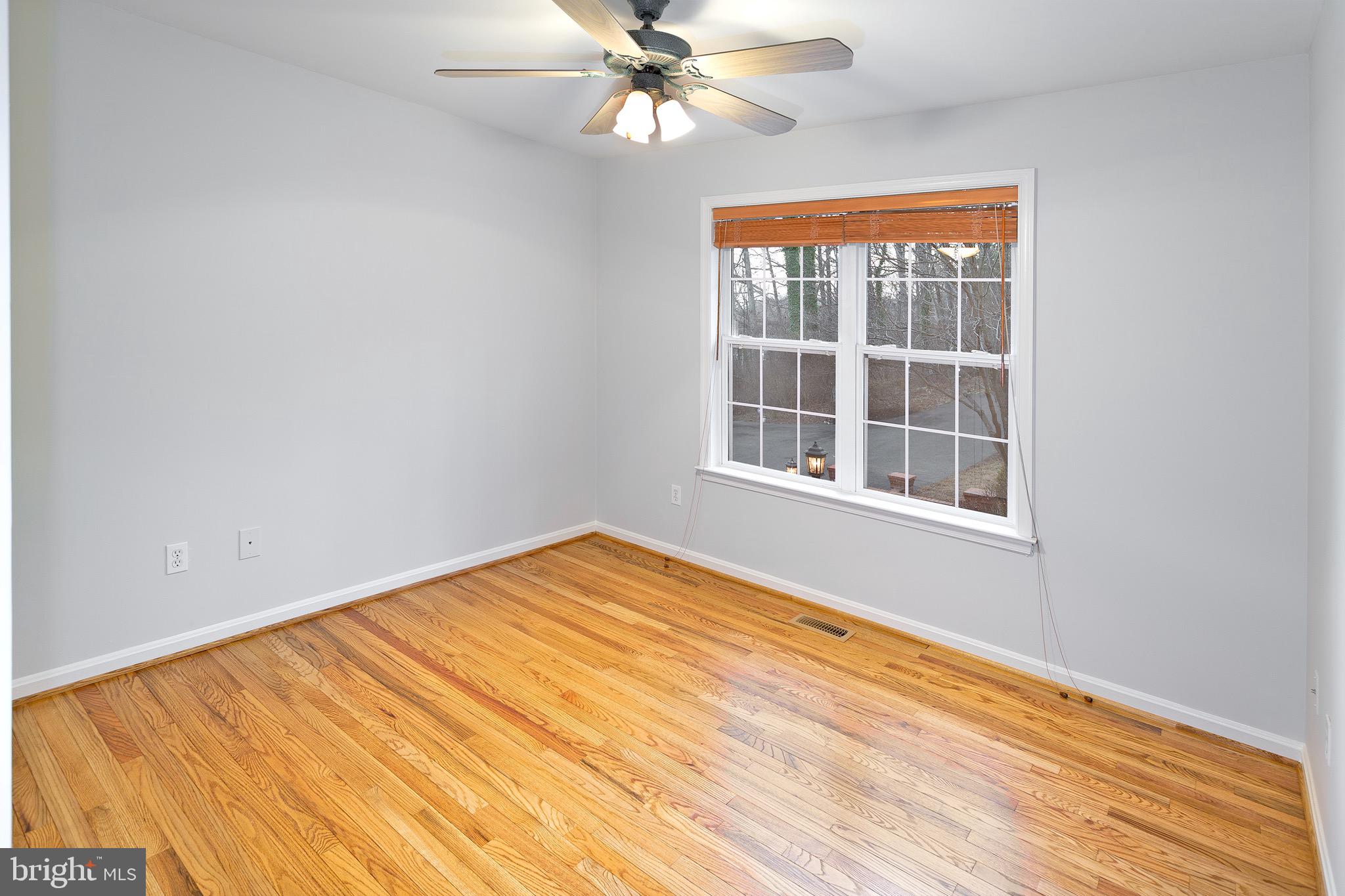 6877 Walnut Heights Drive Warrenton, VA 20186 - Photo 5 of 50