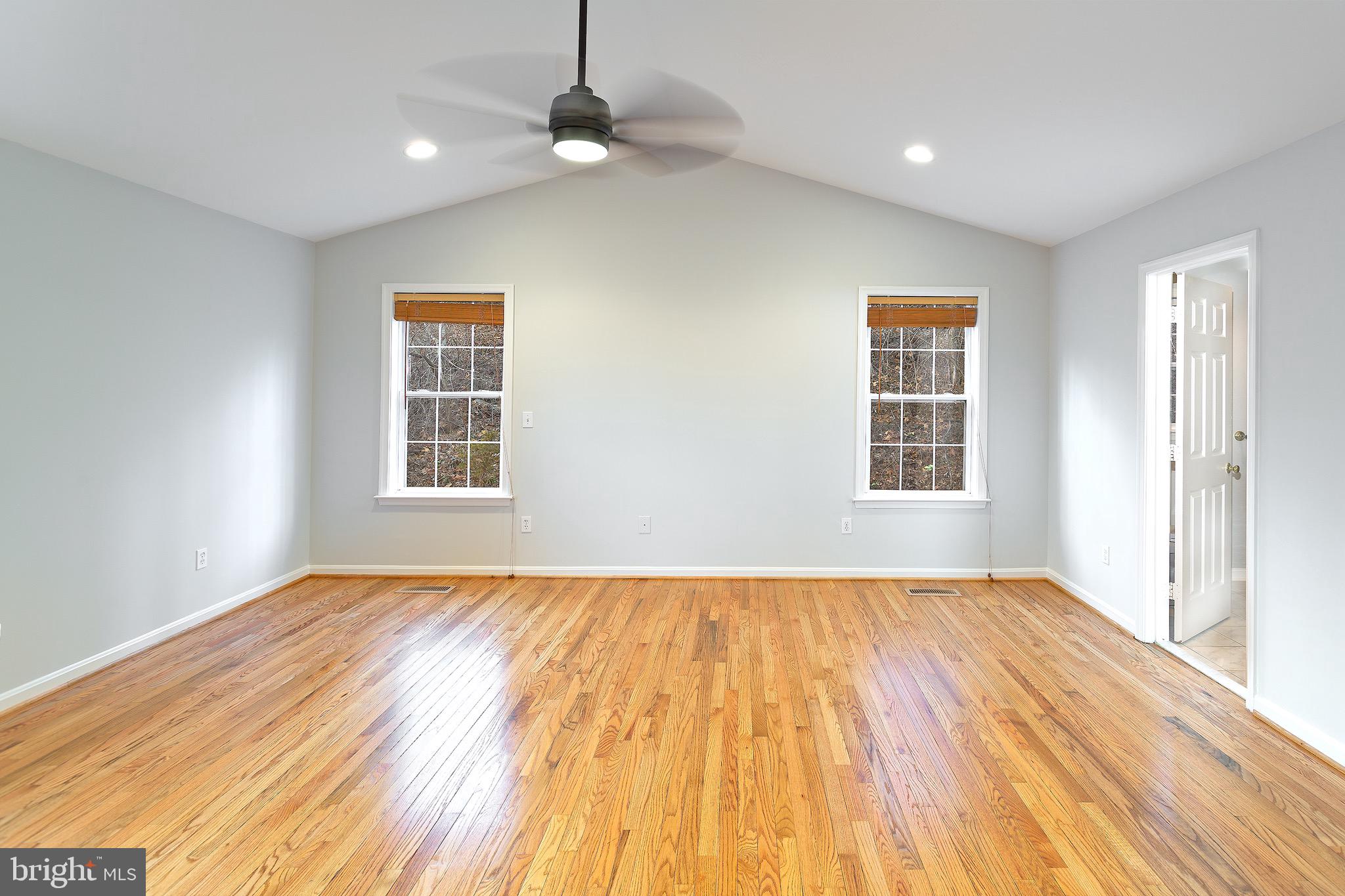 6877 Walnut Heights Drive Warrenton, VA 20186 - Photo 9 of 50