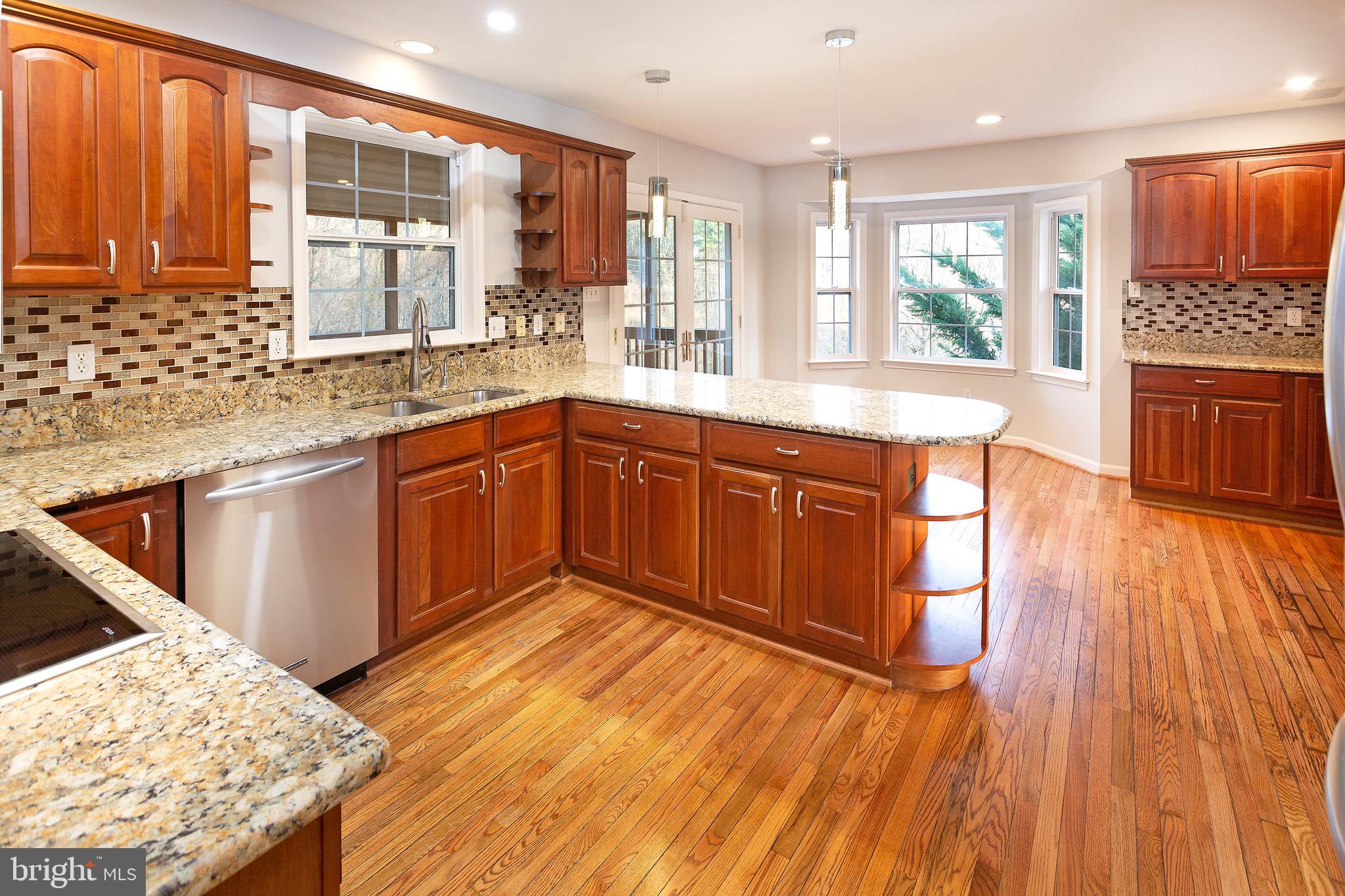 6877 Walnut Heights Drive Warrenton, VA 20186 - Photo 10 of 50