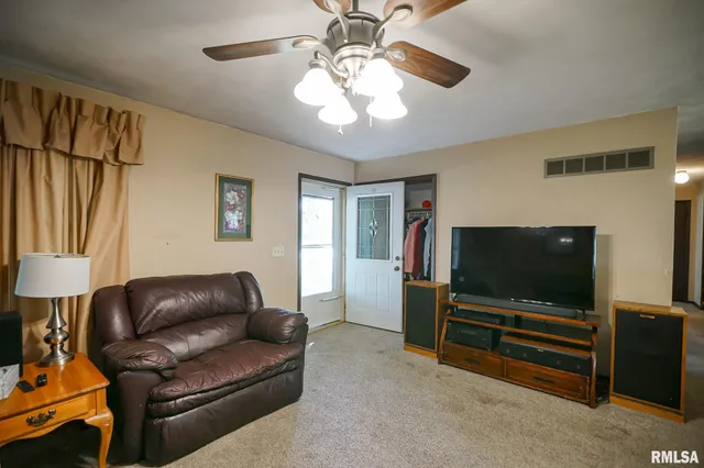 $260,000 | 10109 Arrow Road, Tremont, IL 61568