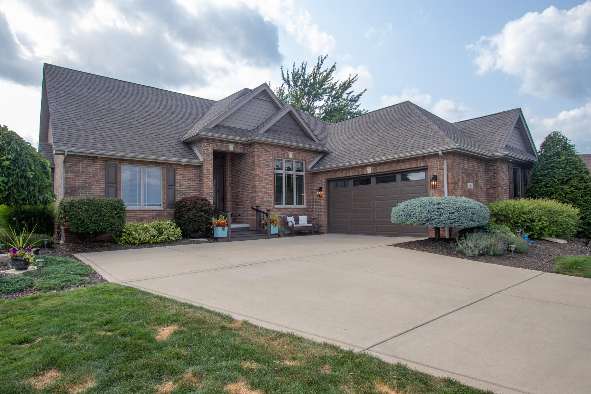 90 Bergamo Court Crown Point, IN 46307 - Photo 2 of 50 2048x1365