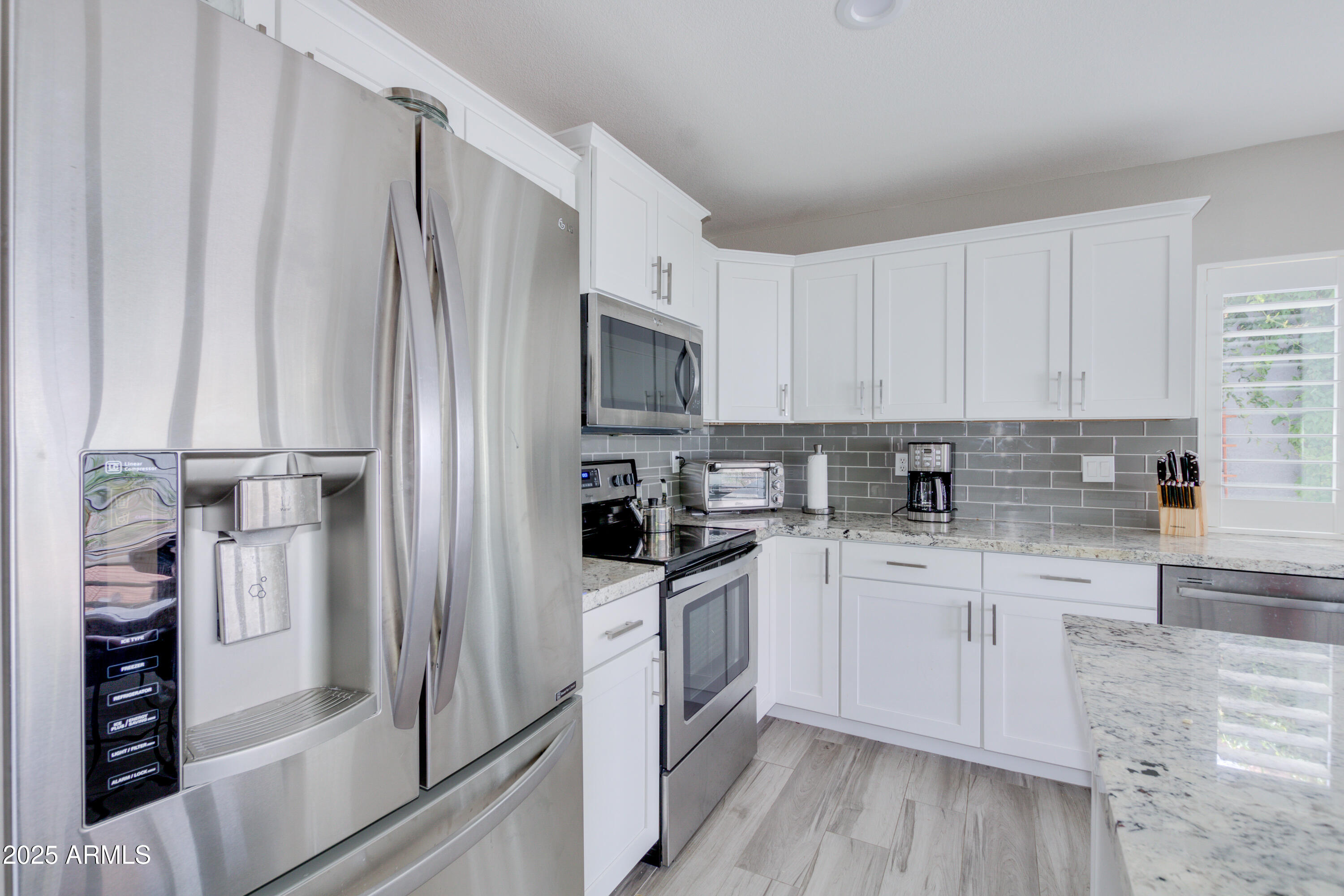 5618 South Sailors Reef Road Tempe, AZ 85283 - Photo 6 of 37 Kitchen