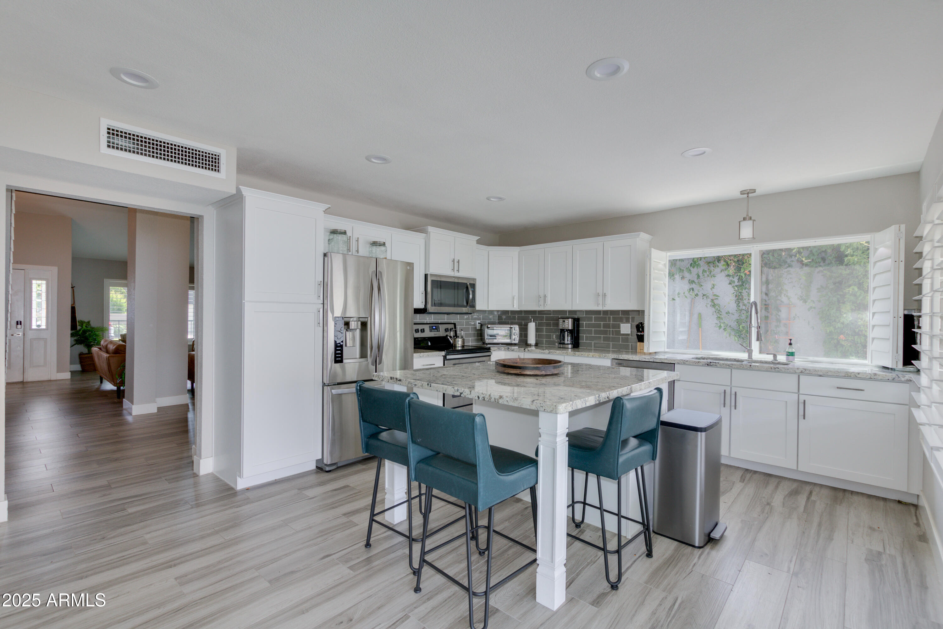 5618 South Sailors Reef Road Tempe, AZ 85283 - Photo 7 of 37 Kitchen