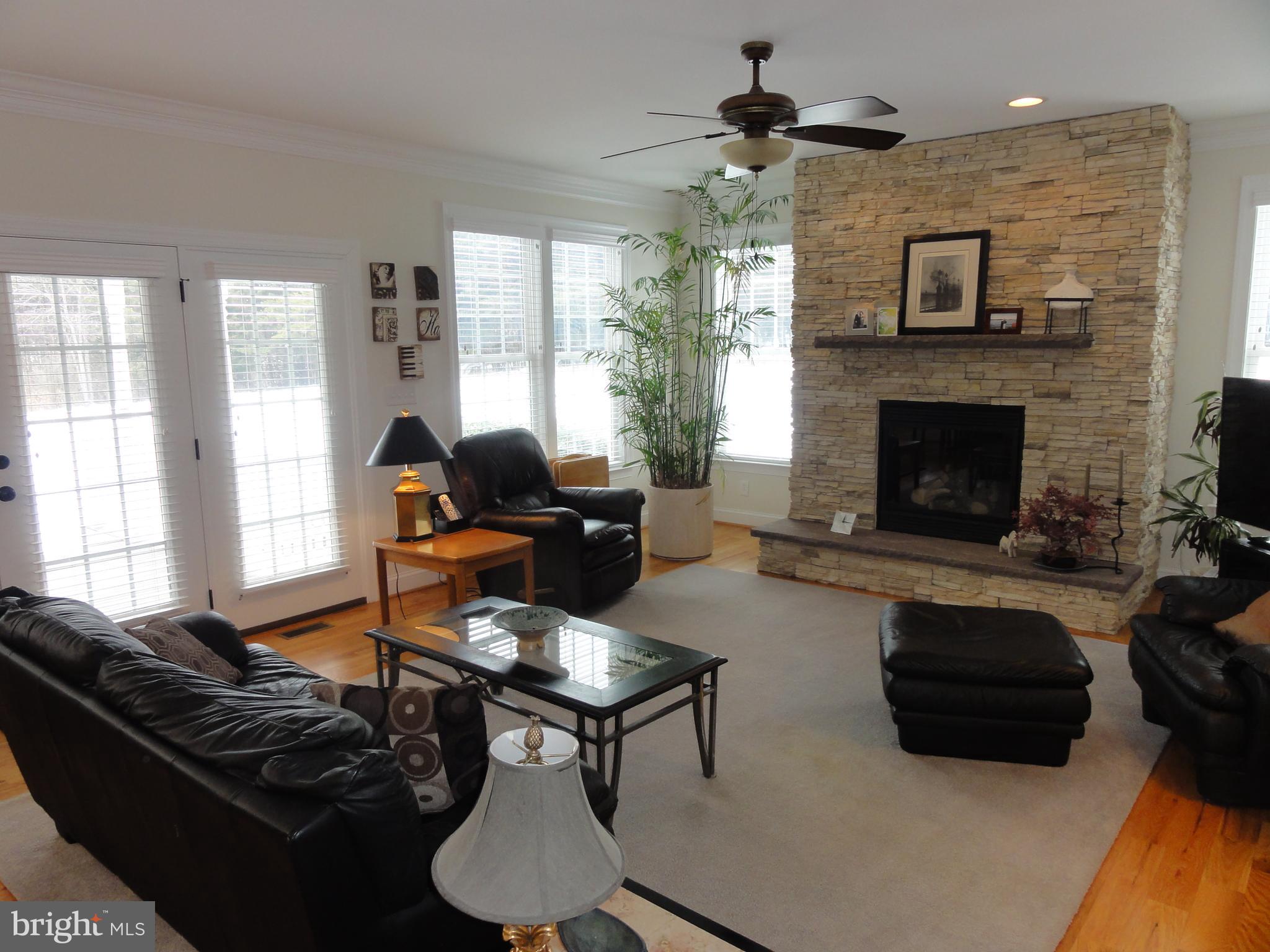 185 Whitacre Road Gore, VA 22637 - Photo 11 of 63 Large family room with lots of windows