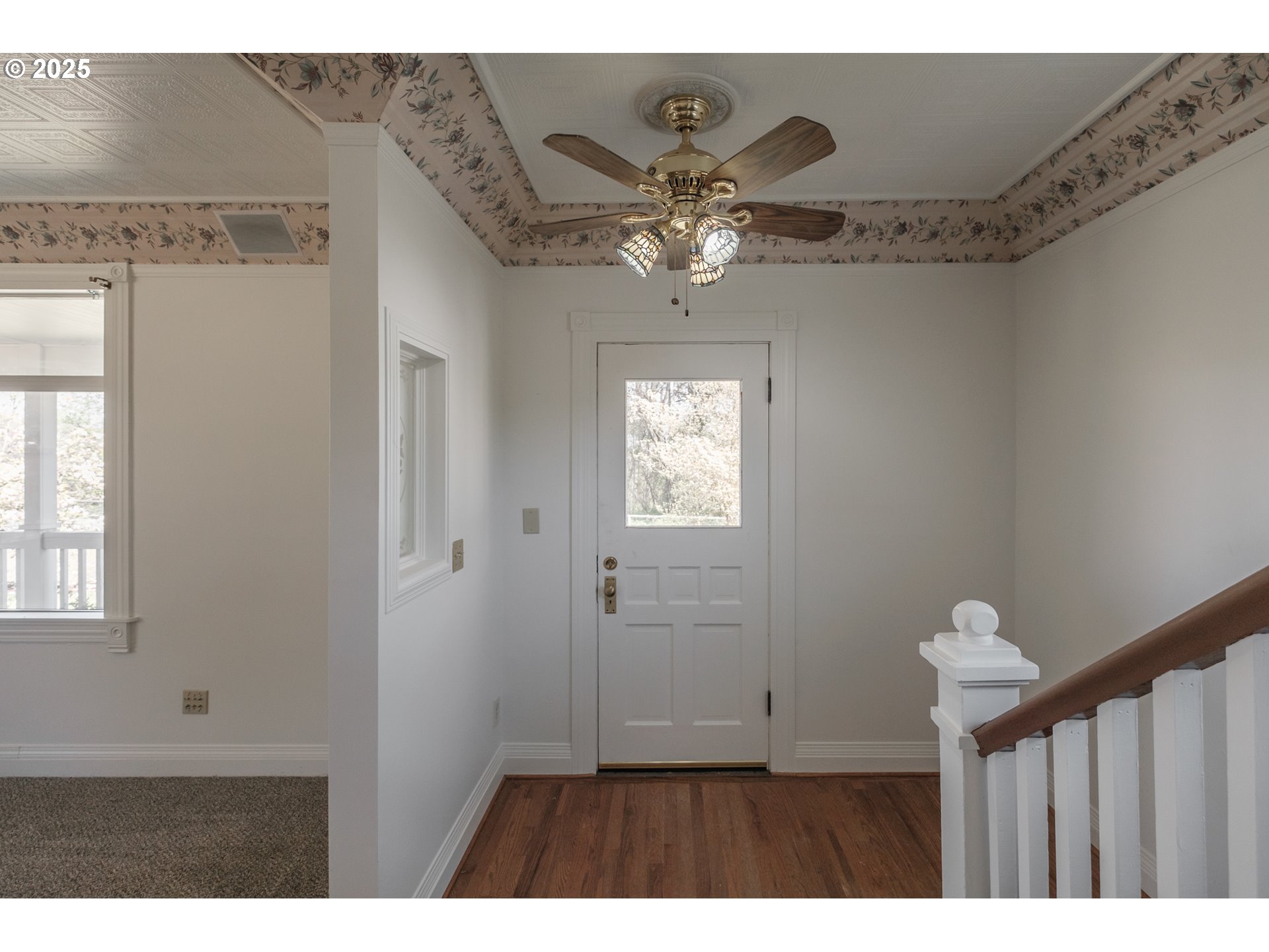 38588 Goar Road Scio, OR 97374 - Photo 15 of 48 a view interior of the house