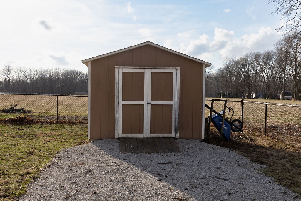 114 Mapleleaf Drive Catlin, IL 61817 - Photo 33 of 33 Shed