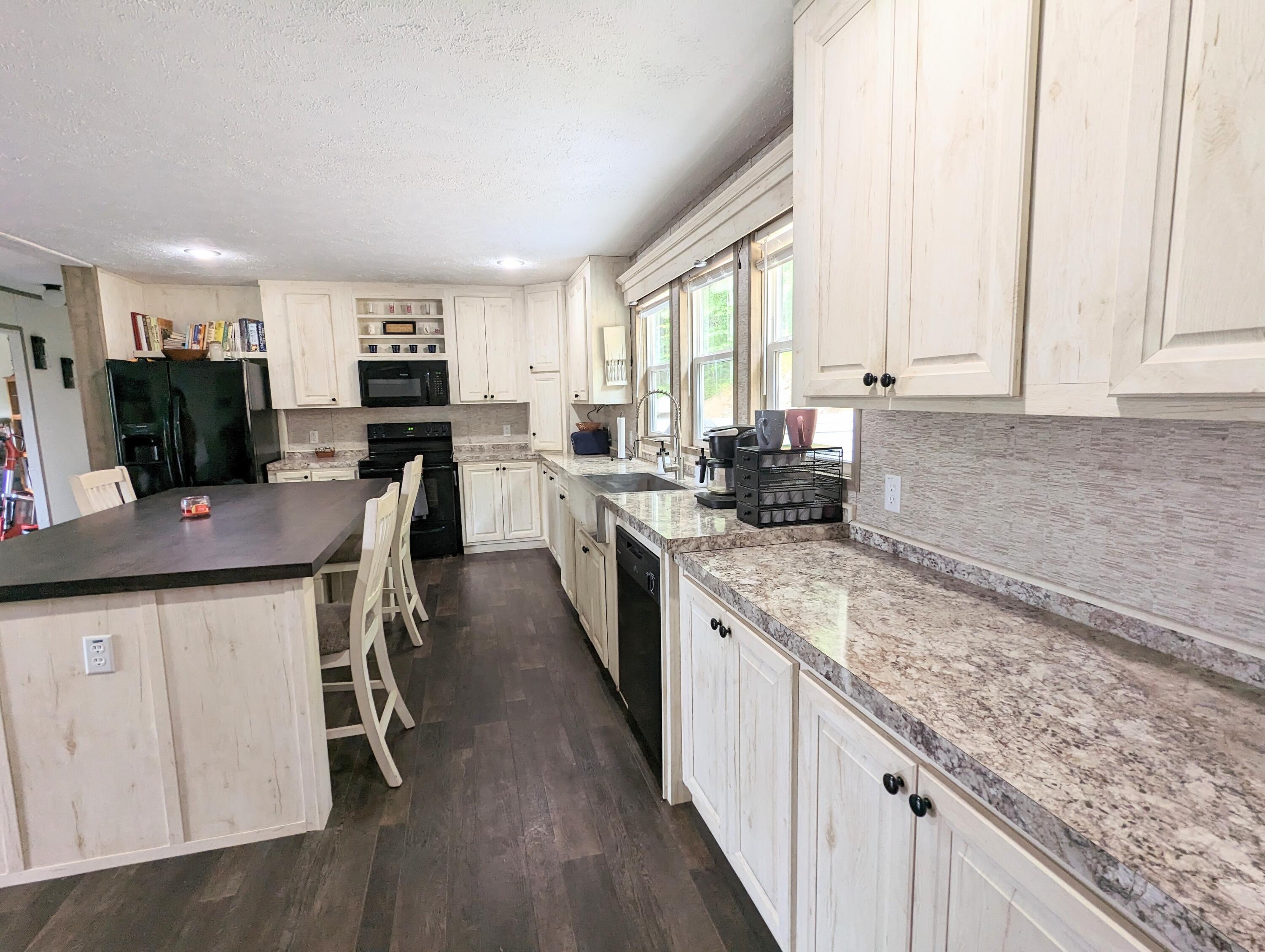 2570 Backbone Ridge Haysi, VA 24256 - Photo 25 of 39 PXL_20230719_181836431