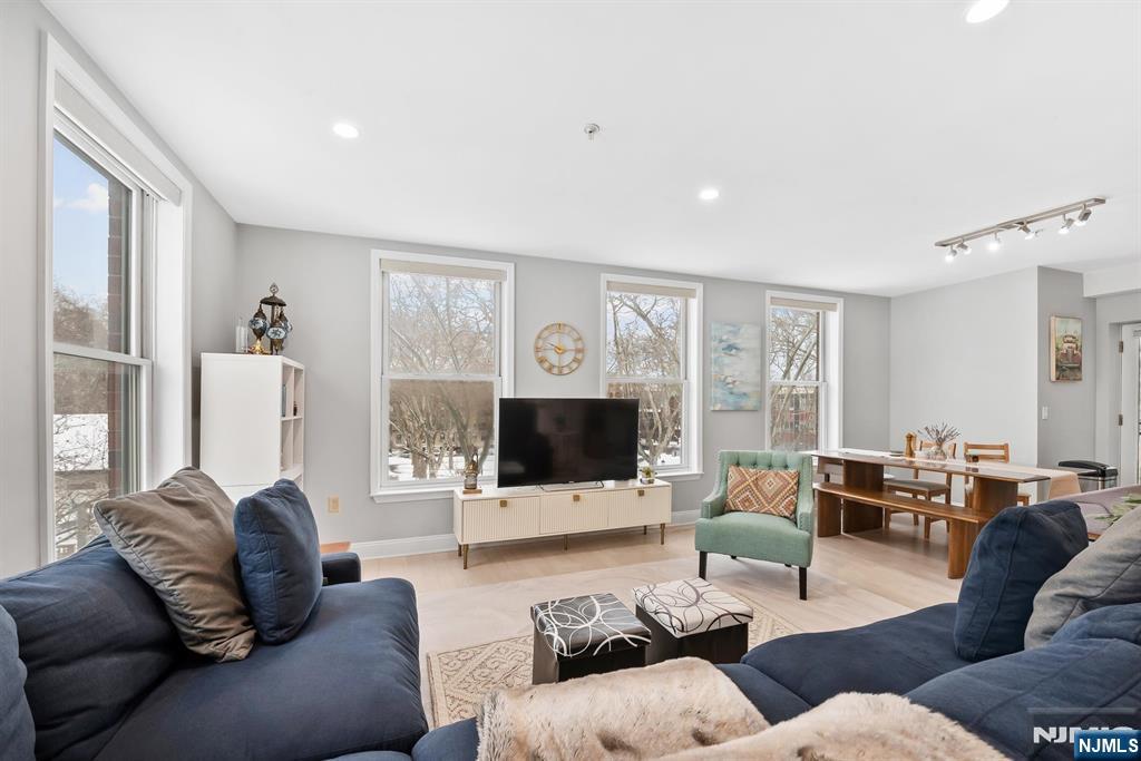 402 9th Street, Unit 4A Hoboken, NJ 07030 - Photo 3 of 24