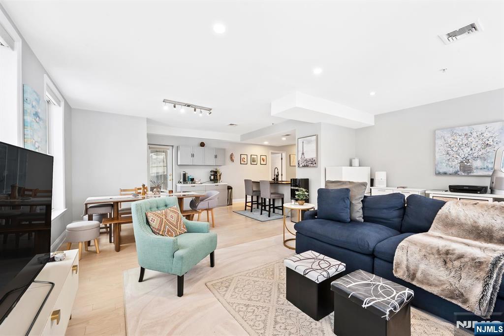 402 9th Street, Unit 4A Hoboken, NJ 07030 - Photo 5 of 24