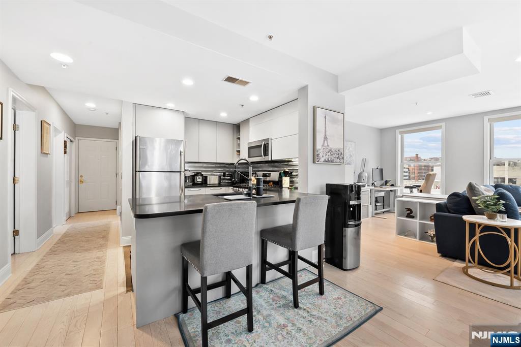 402 9th Street, Unit 4A Hoboken, NJ 07030 - Photo 9 of 24