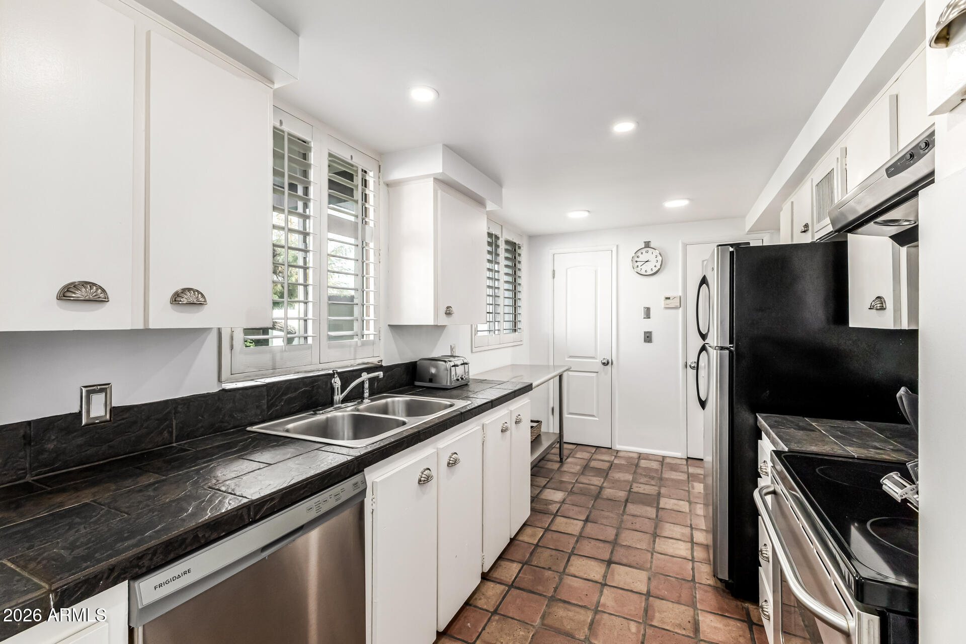 3242 East Camelback Road, Unit 102 Phoenix, AZ 85018 - Photo 10 of 24 10 - Camelback