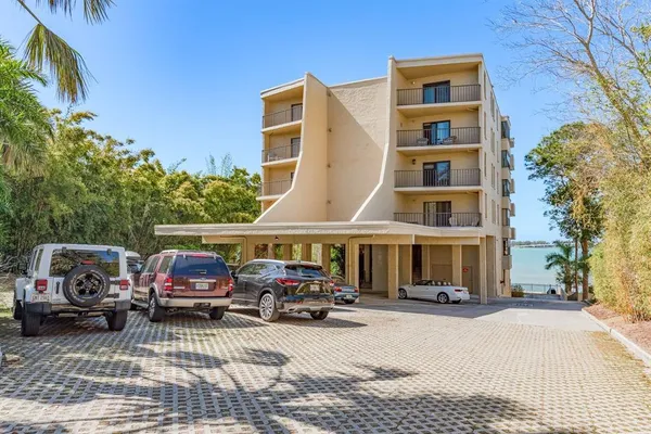 $329,000 | 602 Lime Avenue, Unit 203, Clearwater, FL 33756
