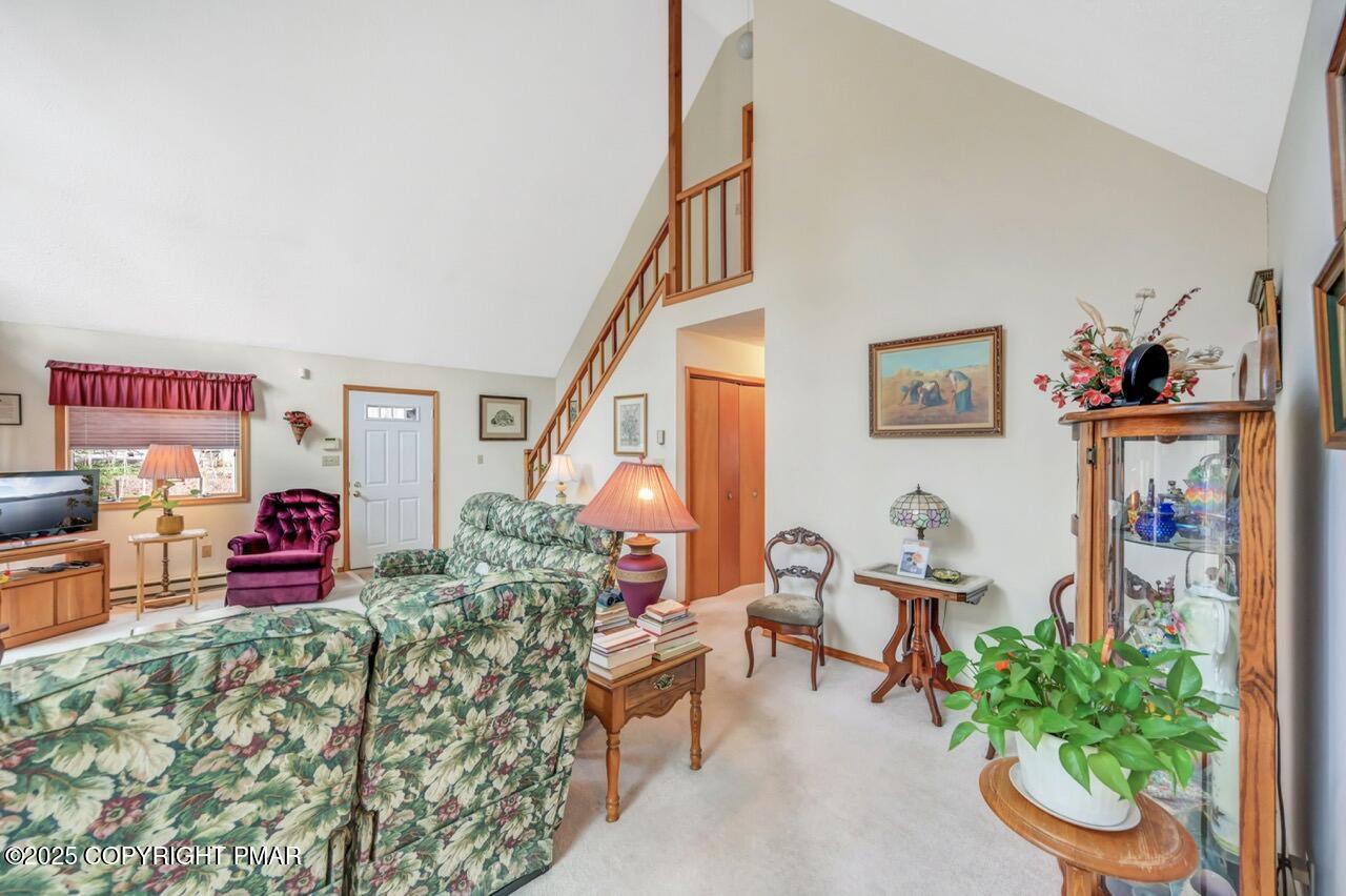 183 Panther Run Road Jim Thorpe, PA 18229 - Photo 11 of 59 a living room with furniture and a potted plant