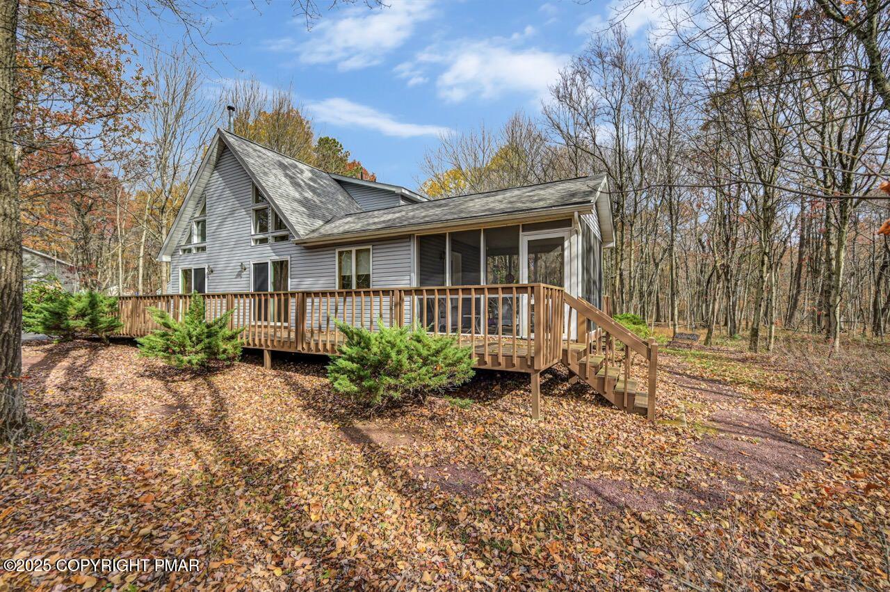 183 Panther Run Road Jim Thorpe, PA 18229 - Photo 4 of 59 a front view of a house with garden