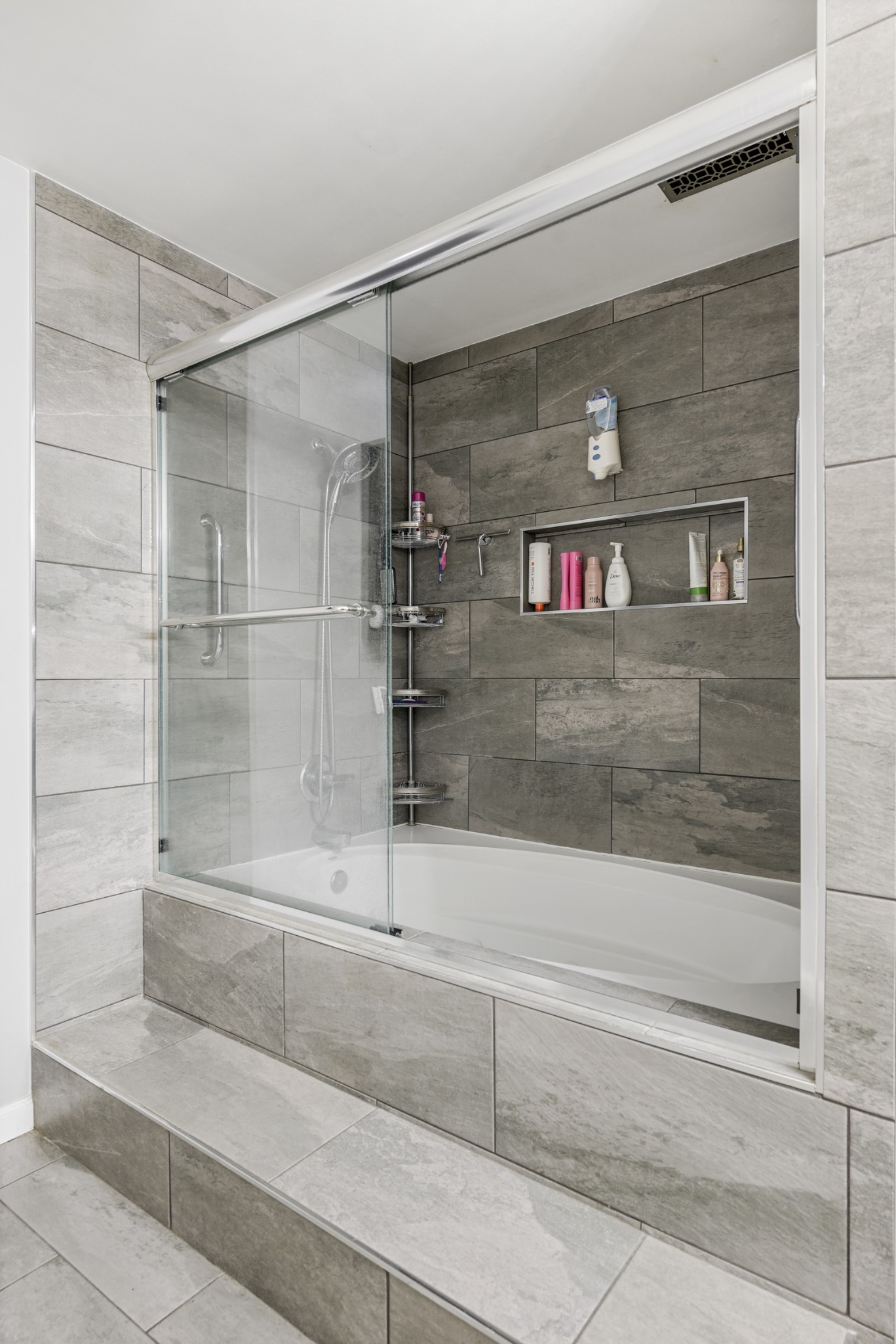 2650 McCrary Road Lebanon, TN 37090 - Photo 34 of 40 a bathroom with a shower and mirror