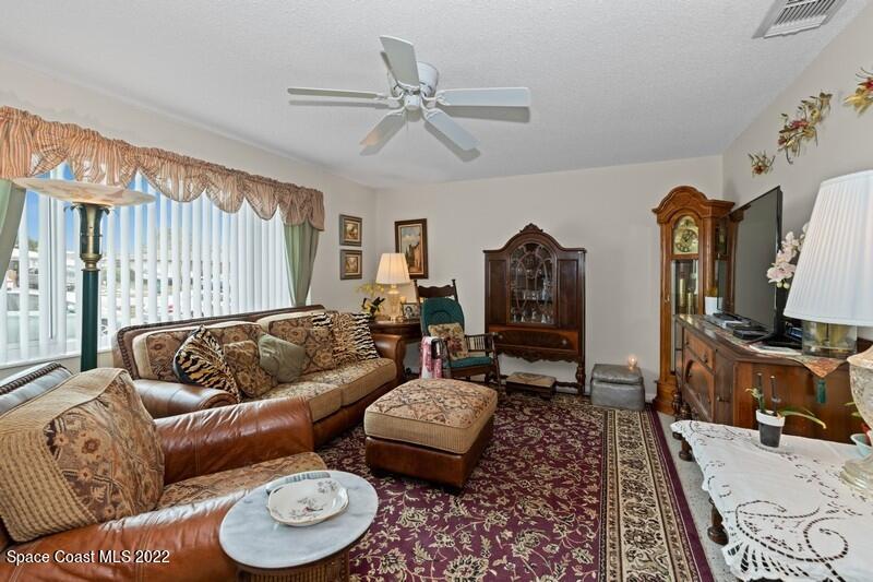 620 Croton Road Melbourne, FL 32935 - Photo 2 of 12 Living Room