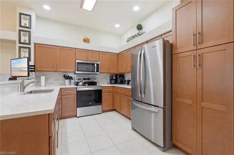 $310,000 | 917 Southwest 47th Terrace, Unit 201, Cape Coral, FL 33914
