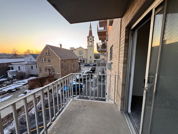 $129,000 | 300 Circle Avenue, Unit 3G, Forest Park, IL 60130