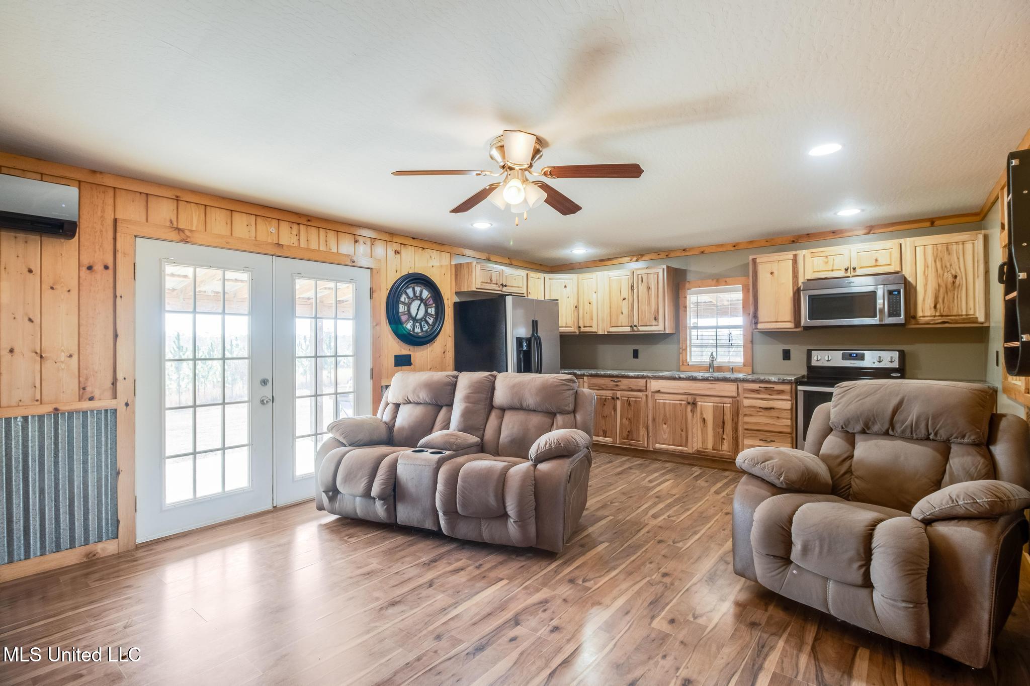 85 Major Road Wiggins, MS 39577 - Photo 5 of 20 IMG_3727-2