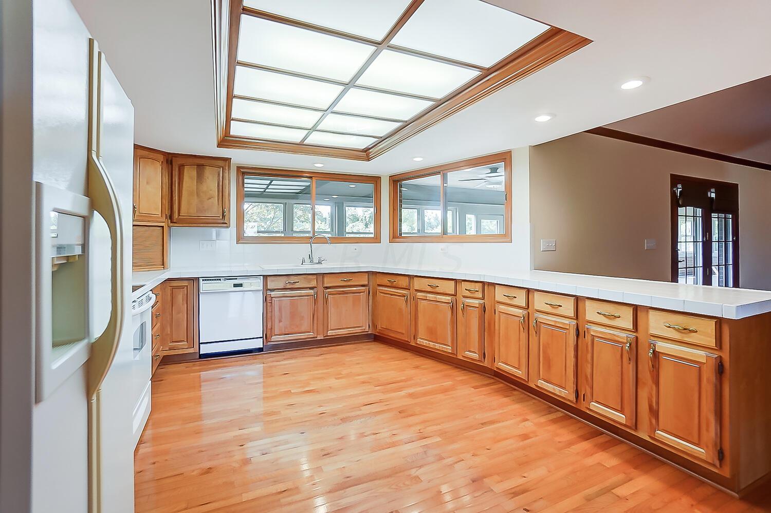 8885 Roberts Road Galloway, OH 43119 - Photo 9 of 50 Kitchen