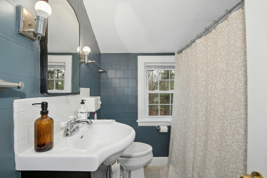 94 Spruce Street Framingham, MA 01701 - Photo 18 of 36