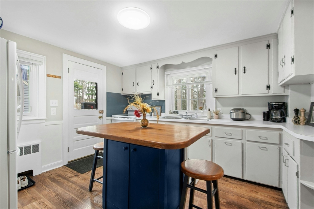 94 Spruce Street Framingham, MA 01701 - Photo 7 of 36