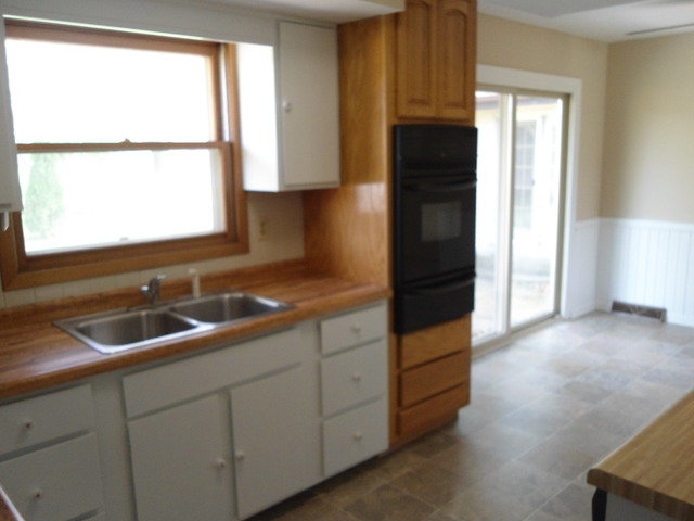 33658 North State Road Genoa, IL 60135 - Photo 3 of 16