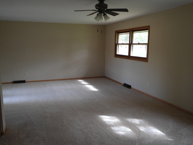 33658 North State Road Genoa, IL 60135 - Photo 8 of 16